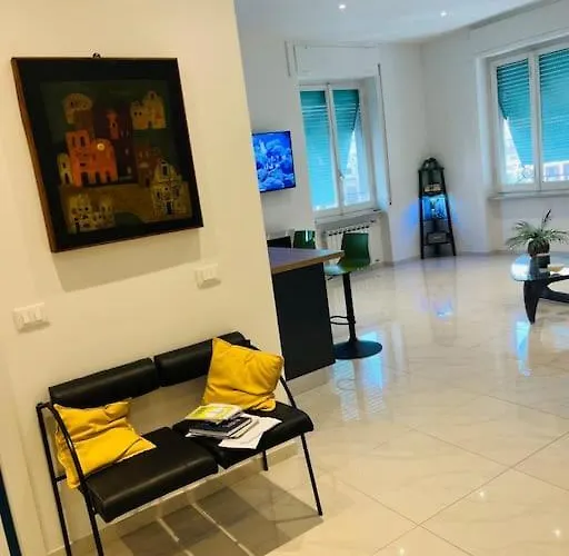 Orizzonte 5 Terre, Viale Italia 221 - Partenza Battelli 5 Terre